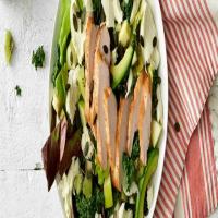 Super Green Salad with Chicken and Fresh Mozzarella_image