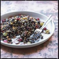 Wild Rice Dressing with Roasted Grapes and Walnuts_image