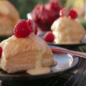 Puff Pastries with Raspberries and Orange Sabayon_image