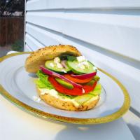 Fresh Veggie Bagel Sandwich_image