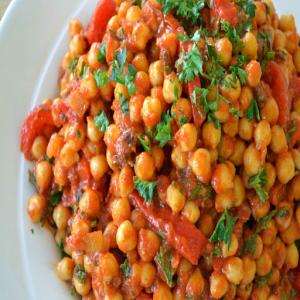 Moroccan Garbanzo Beans with Roasted Peppers Recipe - (4.6/5)_image