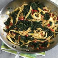 Kale with Tomato, Garlic, and Thyme_image