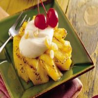 Grilled Pineapple Slices with Ginger Cream_image