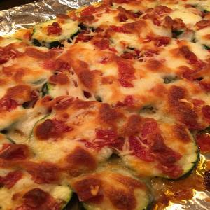BONNIE'S BAKED PEPPERONI ZUCCHINI (FAUX PIZZA)_image
