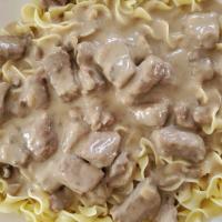 Creamy Beef Tips with Egg Noodles_image