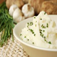 Garlic Mashed Potatoes with Chives image
