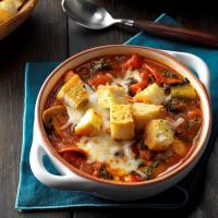 Pizza Soup with Garlic Toast Croutons_image