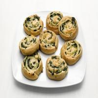 Spinach-Cheddar Pinwheels image