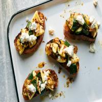 Grilled Zucchini and Feta Toasts_image