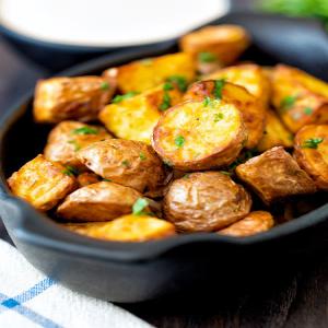 Air Fryer Roasted Baby Potatoes_image