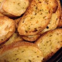 Make-Ahead Garlic Toast_image