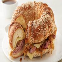 French Dip Bundtwich with Caramelized Onions_image