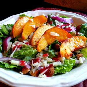 Peach Salad with Raspberry Vinaigrette_image