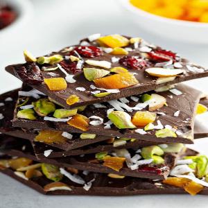Easy 10-Minute Dark Chocolate Bark with Nuts and Dried Fruits_image