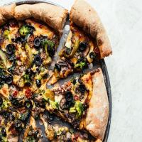 Gourmet Cruisers' Vegetarian Pizza_image