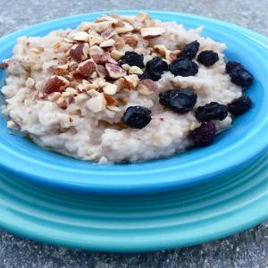 Oats and Almonds Topped With Blueberries (Vegan, Mingau De Aveia_image