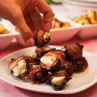 Bacon-Wrapped, Stuffed, Grilled Figs_image