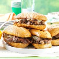 Slow Cooker French Dip Sandwiches_image