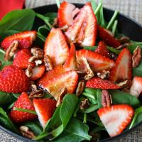 Strawberry and Spinach Salad with Honey Balsamic Vinaigrette_image