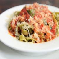 Spinach Tagliatelle with Buttery Tomato Sauce image