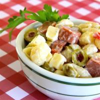 Cold Macaroni Salad with Hot Dogs_image