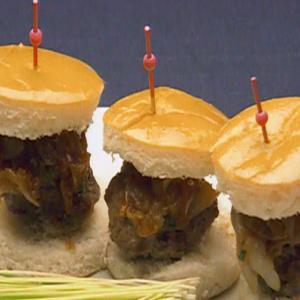 Kobe Bleu Cheese Mini-Burgers with Cipollini Onions in Balsamic Reduction_image