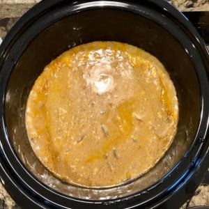 The Easiest Crockpot Beef Stroganoff Recipe_image