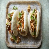 Steamed bao buns with spicy cauliflower_image