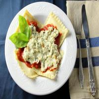 Cheese Ravioli with Tomato/Cream Sauce image