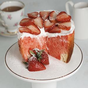 Crock Pot Strawberry Cream Cake_image