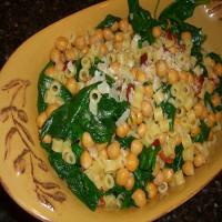 Pasta With Spinach, Chickpeas, and Bacon image