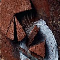 Flourless Cacao Fudge Cake image