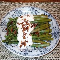 Asparagus With Goat Cheese Sauce_image