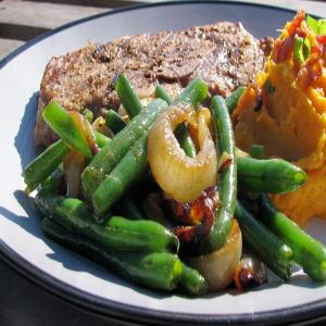 Green Beans With Caramelized Onions_image