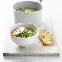 Caramelised onion & barley soup with cheese croutons image