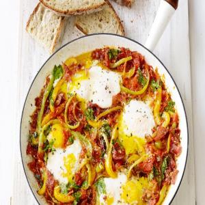 Eggs in Purgatory With Salami_image