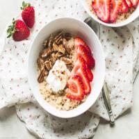 Strawberry Couscous Breakfast Bowl_image