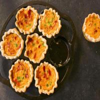 Mini Quiches with Peas and Bacon_image