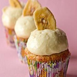 Banana Cupcakes with Vanilla Pastry Cream_image