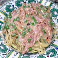 Linguine With Ham and Cheese Sauce image