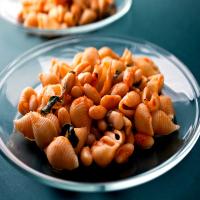 Pasta With Tomatoes and Beans image