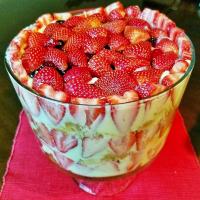 Fresh Strawberry Banana Trifle_image