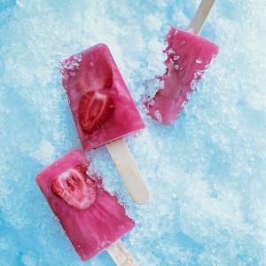 Strawberry and Cranberry Popsicles_image