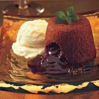 Molten Chocolate Cakes with Mint Fudge Sauce_image