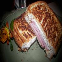 Sue's Grilled Ham and Cheese (Croque Monsieur)_image