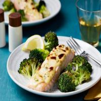 15-Minute Broiled Salmon and Broccoli image