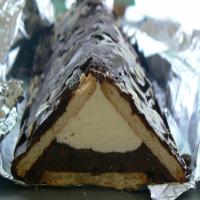 Pudding-Filled Biscuit Triangle_image