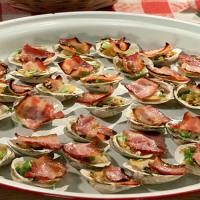 Bacon-Broiled Clams image