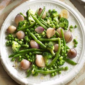 Warm greens & shallots with allspice dressing_image