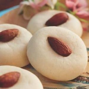 Almond Cookies from Crisco Baking Sticks®_image